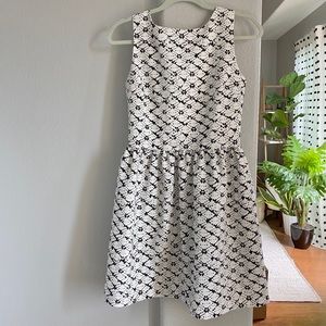 White & black patterned skater dress